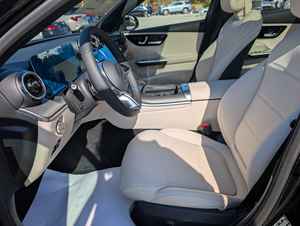 Mercedes-Benz Clase C Sedán C 300 2026, Listo para Enviar - Product Image 3