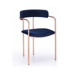 Chaise de maison de style canapé au design tendance 2024 dos en velours rose avec support en métal doré brillant au taux premium disponible - Product Image 4