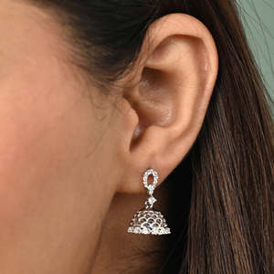 Compre Pendientes Jhumki y Jhumka de Plata 925 de Primera Calidad para Mujer, con Circonita Dorada y Perla, para Bodas y Compromisos - Product Image 4