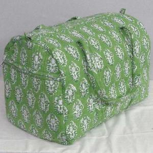 Bolsa de Viaje Deportiva Casual de Gran Capacidad con Cierre, de Algodón Ecológico, Duradera y de Lujo, Marca Le Souvenirs |   Bolsa de Viaje con Estampado de Bloques - Product Image 4