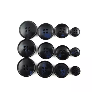 Boutons de bouton de corne à la mode 2024 usine colorée en gros 4 trous Flatback bouton de résine de corne imitée abordable de l'inde - Product Image 5