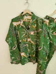 Ensemble de pyjama en coton 100% tissé à la main pour femmes, imprimé d'animaux de la jungle, manches longues, longueur entière, tissu doux - Vêtement de nuit d'été, cadeau - Product Image 4
