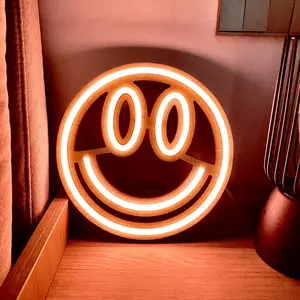 GOLDMORE2 Cute Wooden Smiley Face Gift Room Ambiance USB-powered Multicolor Neon