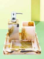 Ensemble d'accessoires de salle de bain en résine écologique faits à la main, comprenant un distributeur de savon, un porte-brosse à dents, un plateau de vanité, un gobelet et un savon assorti