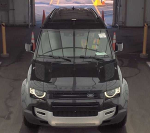 Land Rover Defender 110X Dynamic SE P300 Turbo 2.0L Gasolina Automático SUV 2024 Usado en Buen Estado, Volante a la Izquierda, Asientos de Cuero Oscuro R20 - Product Image 5