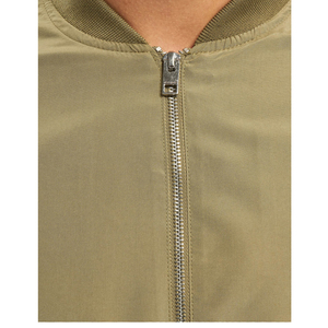 เสื้อผ้าผู้ชายสั่งตัด 2025 เสื้อแจ็คเก็ตบอมเบอร์ผู้ชาย กันลม ฤดูใบไม้ร่วง แขนยาว ฤดูหนาว เสื้อแจ็คเก็ตบอมเบอร์ผู้ชาย - Product Image 3