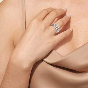 Bague de fiançailles demi-éternité à 3 rangs de diamants ronds et baguettes pour femme - Product Image 3