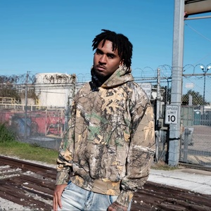 เสื้อฮู้ดดี้ผู้ชายทรงบ็อกซี่ผ้าเฟรนช์เทอร์รี่หนานุ่ม พิมพ์ลายพรางทั้งตัวด้วยเทคนิค DTG พร้อมงานปักลายฉลุและประดับด้วยคริสตัล - Product Image 2