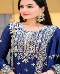 Diseñador de lanzamiento de Heavy Chinon Silk Festive Wear, fabricante de colecciones de trajes, parte superior inferior paquistaní y Dupatta para ropa de fiesta - Product Image 4