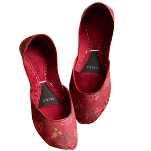 Unique Style Custom Made Women <b>Khussa</b> Customized Color Anti-Slippery Genuine Leather Outsole Velvet Upper Low MOQ in Stock - Product Image 1