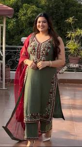 Dernière collection de costumes Salwar de style pakistanais avec séquence de broderie lourde pour les femmes vêtements traditionnels - Product Image 2