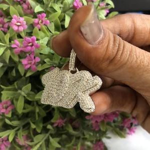 Pendentif Croix Personnalisé en Argent 925 Style Hip Hop, Design Tendance Streetwear Sertie de Diamants Moissanite, Breloques Personnalisées - Product Image 2