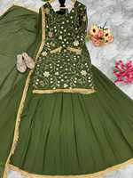 LANCEMENT DU NOUVEAU DESIGNER DE FÊTE ET DU LEHENGA AVEC DU TRAVAIL DE BRODERIE ET DE LA DENTELLE AVEC L'ENSEMBLE DUPATTA