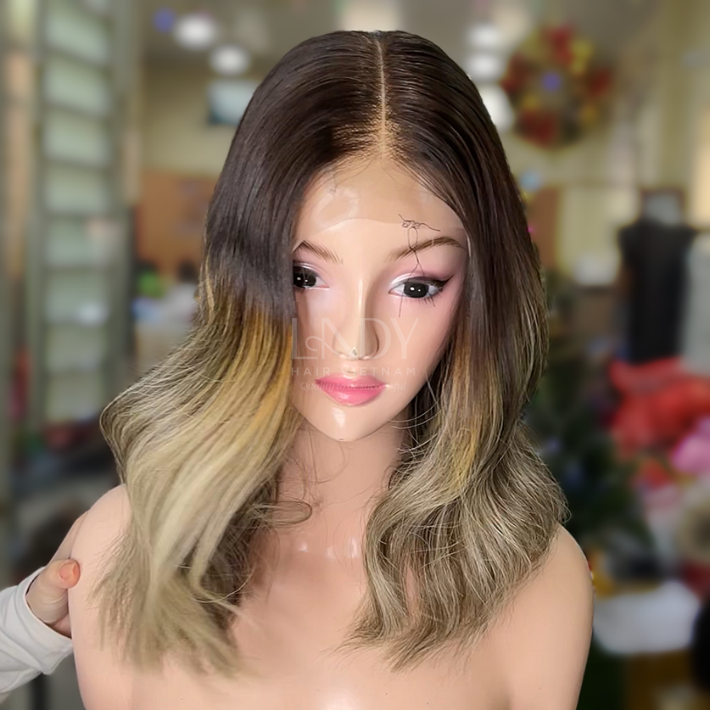 สีน้ำตาล