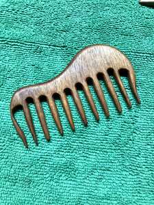 Peine de pelo con mango de madera hecho a mano GENTLE para uso en Salón de la India, peine de madera al por mayor para uso comercial en venta en - Product Image 3