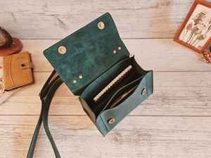 กระเป๋าสะพายข้างผู้หญิง LCBB-0018 สไตล์วินเทจ หนังแท้ ทนทาน มีหลายช่อง ใช้ได้ทุกฤดู - Product Image 2