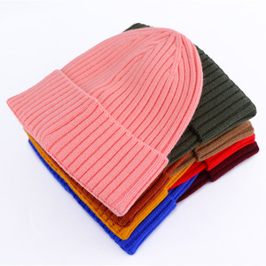 Gorros unisex de moda personalizados al por mayor, gorros de punto de invierno bordados con logotipo personalizado del fabricante, gorro de invierno de punto Jacquard - Product Image 3