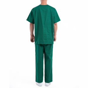 Uniforme médico tipo scrub con top y pantalones de tela transpirable, diseñado para brindar comodidad en el trabajo activo de atención médica. - Product Image 2