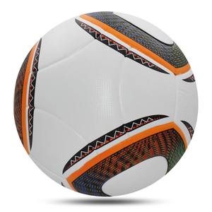 Balón de Fútbol de Entrenamiento con Logotipo Personalizado de la Mejor Calidad, Diseño Duradero y Ligero de Cuero PU, Color y Tamaño Personalizados para Venta en Línea - Product Image 5