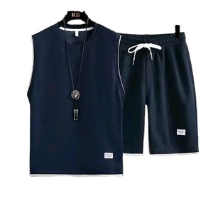 Ensemble d'été décontracté pour homme : Gilet ample à manches courtes en tissu gaufré et short de sport deux pièces avec design patchwork - Product Image 4
