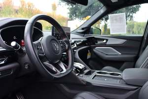 Bien cuidado limpio 2025 Acura MDX con A-Spec 3.5L V6 - Product Image 2