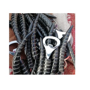 Ouvre-bouteille en laiton au design antique avec un ensemble de 3 décapsuleurs de vin et de boissons froides de qualité standard à très bon prix - Product Image 1