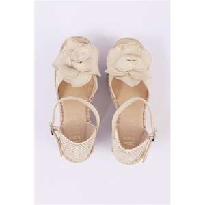 Alpargata cerrada con tacón de cuña alto - Product Image 4