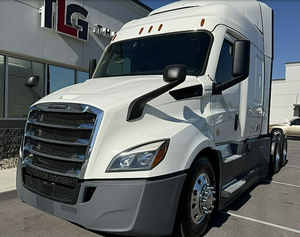 Camion semi-remorque Freightliner Cascadia 116 Sleeper 2020 à prix abordable, 60 couchettes intégrales, 450 CV, automatique - Product Image 3