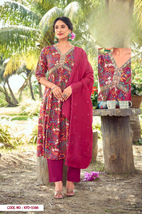 Viscose lourde imprimée avec broderie Travail romain en soie et séquence Travail dans la collection de costumes dupattaa - Product Image 2