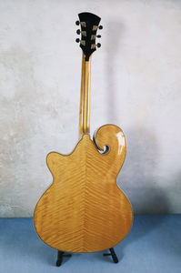 Guitarra Jazz Archtop Hecha a Mano <span class=keywords><strong>de</strong></span> 18 Pulgadas, Cuerpo Hueco Artesanal, Arce Flameado, Diapasón <span class=keywords><strong>de</strong></span> Ébano Personalizable, Fabricada con Abeto - Product Image 5