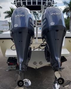 Motor Fuera de Borda de Alto Rendimiento Ya-maha 200HP 4 Tiempos F200XB Original |   Nuevo a estrenar EN VENTA - Product Image 1