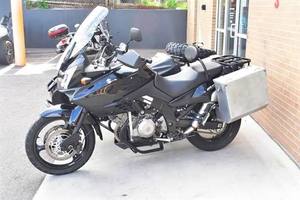 Moto d'aventure V-Strom 1000 d'occasion, 600-1000 cm³, vitesse maximale supérieure à 80 km/h, noir/gris, motos sportives à vendre - Product Image 3