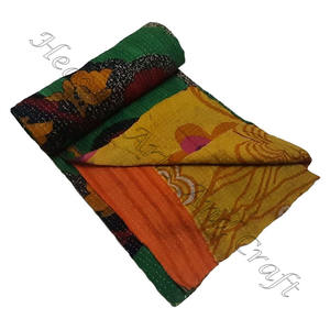 Trabajo de corte a mano kantha edredón indio antiguo Reversible cosido a mano tiro pesado viejo Sari manta parche trabajo pesado 3 a 7 capas kantha - Product Image 3