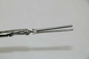 Pince à bulldog laparoscopique manuelle en acier inoxydable, homologuée CE, détachable, 6 clips, 10 mm x 330 mm, réutilisable, chirurgicale - Product Image 4