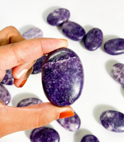 Pierre précieuse polie naturelle de haute qualité, en lépidolite, pour un cadeau décoratif