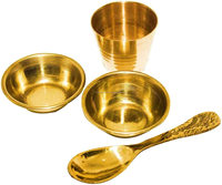 Plateau rond en cuivre Bhog Thali, ensemble de puja Laddu Gopal Krishna avec logo personnalisé, verre Katori et cuillère pour un usage domestique ou en temple