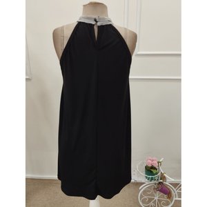 Vestido Mini Elegante de Mujer con Cuello Halter y Hombros Descubiertos, con Detalle de Lentejuelas, Sin Mangas, Estilo Cóctel para Fiesta, de Jane's - Product Image 6