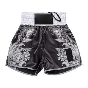 Shorts de Muay Thai authentiques faits à la main – Dotés de fentes latérales flexibles et de coutures renforcées pour une robustesse et une durabilité accrues - Product Image 2