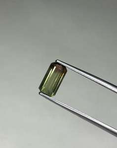 Tourmaline naturelle facettée de 8x4 mm, couleur bio, coupe octogonale. - Product Image 1