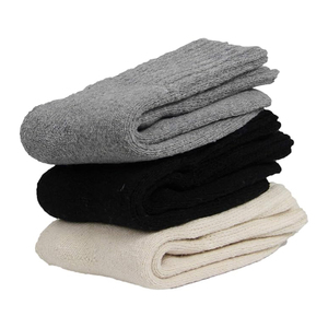 Chaussettes à volants en coton à prise antidérapante pour femmes, design OEM personnalisé, chaussettes de yoga antidérapantes à logo brodé 2025 - Product Image 2