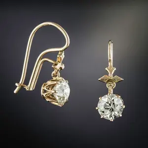 Boucles d'oreilles pendantes en argent sterling plaqué or avec moissanite ronde pour femmes Tishya - Product Image 4