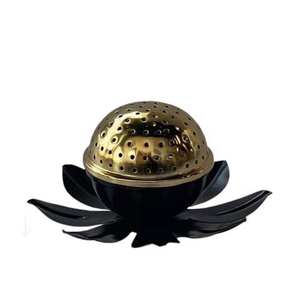 Quemador Bakhoor árabe tradicional listo para flores negras con difusor Bakhoor de diseño de tendencia HECHO DE Metal Premium a la venta - Product Image 1