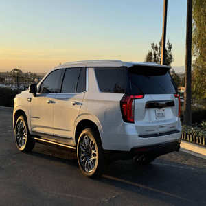 GMC Yukon 2023 d'occasion en parfait état - Product Image 3