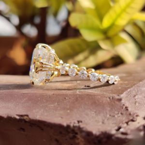 Anillo de compromiso y boda de moissanita de corte esmeralda de Plata de Ley 925 Vintage antiguo 5.00CT para ocasión de fiesta de mujer - Product Image 3