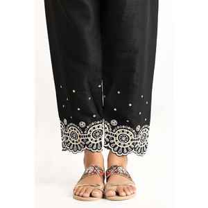 Pantalon noir en soie brute brodée, respirant, TR-22-135, orné d'un tissu satiné élégant et d'une broderie complexe - Product Image 1