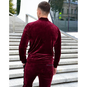 Survêtements en velours uni à capuche pour hommes, style tendance, durables, respirants, pour une utilisation en extérieur, taille plus, logo personnalisé pour la saison hivernale - Product Image 3