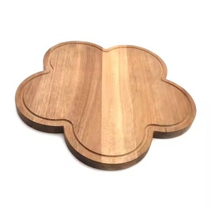 Plateau en bois de bambou simple et élégant pour une utilisation dans la cuisine organisée ou servir des repas thé café et collations - Product Image 2