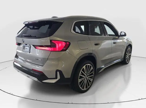 SUV de Luxe 2026 X1 XDrive28i 2.0L Turbo Essence Véhicule Utilitaire Sport (VUS) avec Autonomie NEDC de 201-300 km et Batterie de 50-70 kWh - Product Image 2