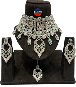 Conjunto de collar de Gargantilla clásico elegante con pendientes para fiesta de boda de mujer y idea de regalo de aniversario - Product Image 1