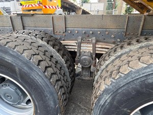 รถบรรทุกดัมพ์ Mercedes-Aktros 3235 V6 8X4 Tipper สปริงแบบแมนนวล ยูโร 5 แรงม้า 451-500 แรงม้า ความจุ 31-40 ตัน สภาพดีมาก แข็งแกร่งมาก ปี 2000 - Product Image 6